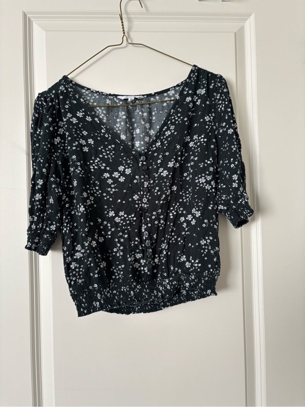 Reitmans Green Floral Button-Front Blouse